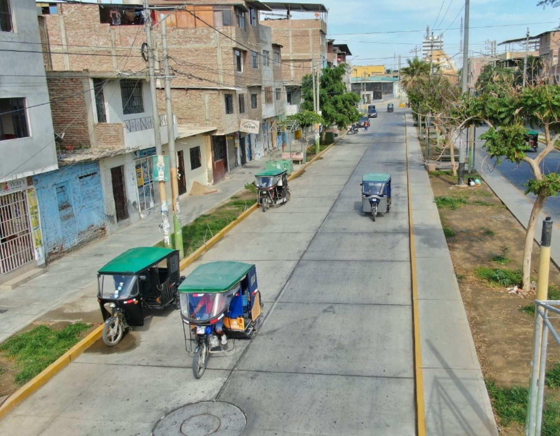 Más de 150,000 pobladores de Piura se benefician con nuevas pistas y veredas que fueron construidas como parte  del proceso de Reconstrucción con Cambios.