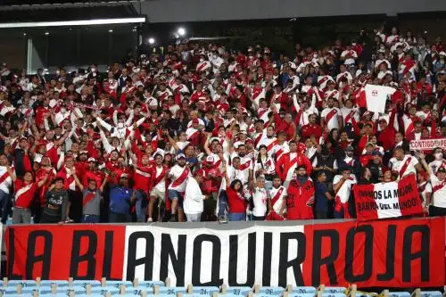 La mejor hinchada del mundo siempre presente cuando juega la selección. Foto: Twitter de la Selección Peruana