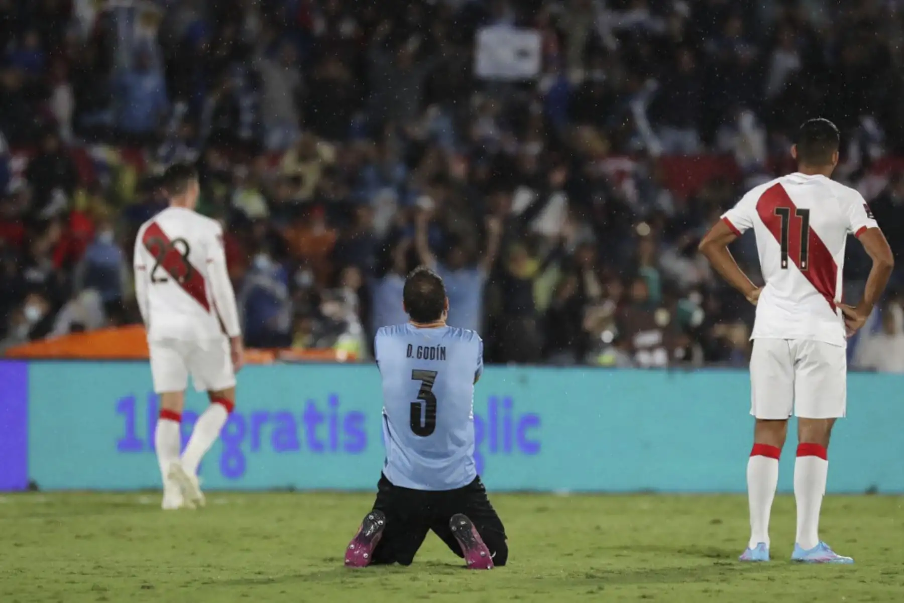 Diego Godin de Uruguay reacciona después de derrotar a Perú durante el partido de fútbol de clasificación sudamericana para la Copa Mundial de la FIFA Qatar 2022 entre Uruguay y Perú en el Estadio Centenario de Montevideo el 24 de marzo de 2022. Foto: AFP