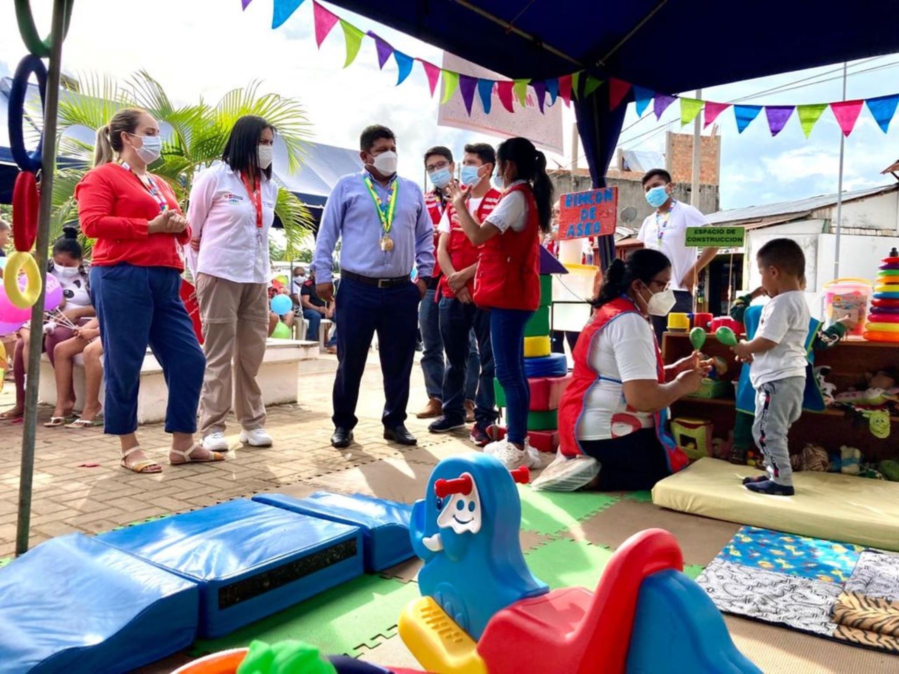 El Encuentro de Saberes por la Primera Infancia se efectuó en la plaza principal de Iñapari, provincia de Tahuamanu. Foto: ANDINA/Difusión