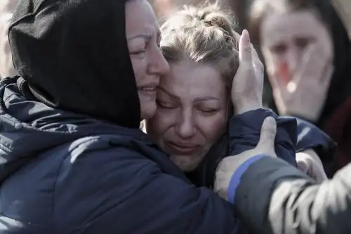 El director de la OMS para Europa señaló que los ataques contra servicios médicos eran una "violación del derecho humanitario internacional". Foto: EFE