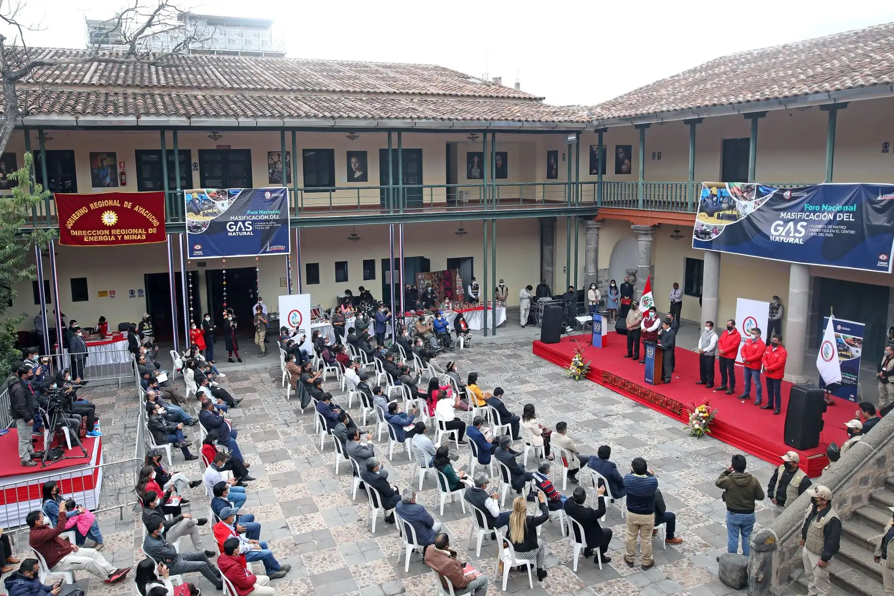 Presidente Pedro Castillo, participa en el foro “Masificación del gas natural y cambios de matriz energética en el centro y sur del Perú”. Foto: ANDINA/ Prensa Presidencia