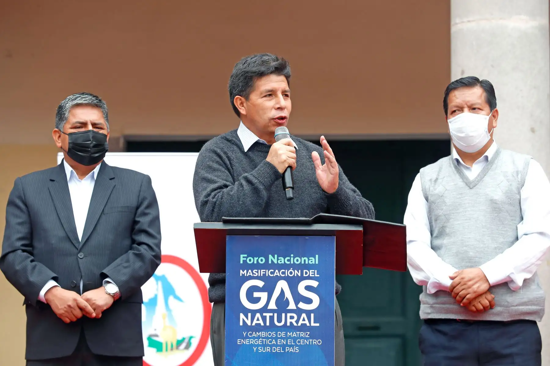 Presidente Pedro Castillo, participa en el foro “Masificación del gas natural y cambios de matriz energética en el centro y sur del Perú”. Foto: ANDINA/ Prensa Presidencia