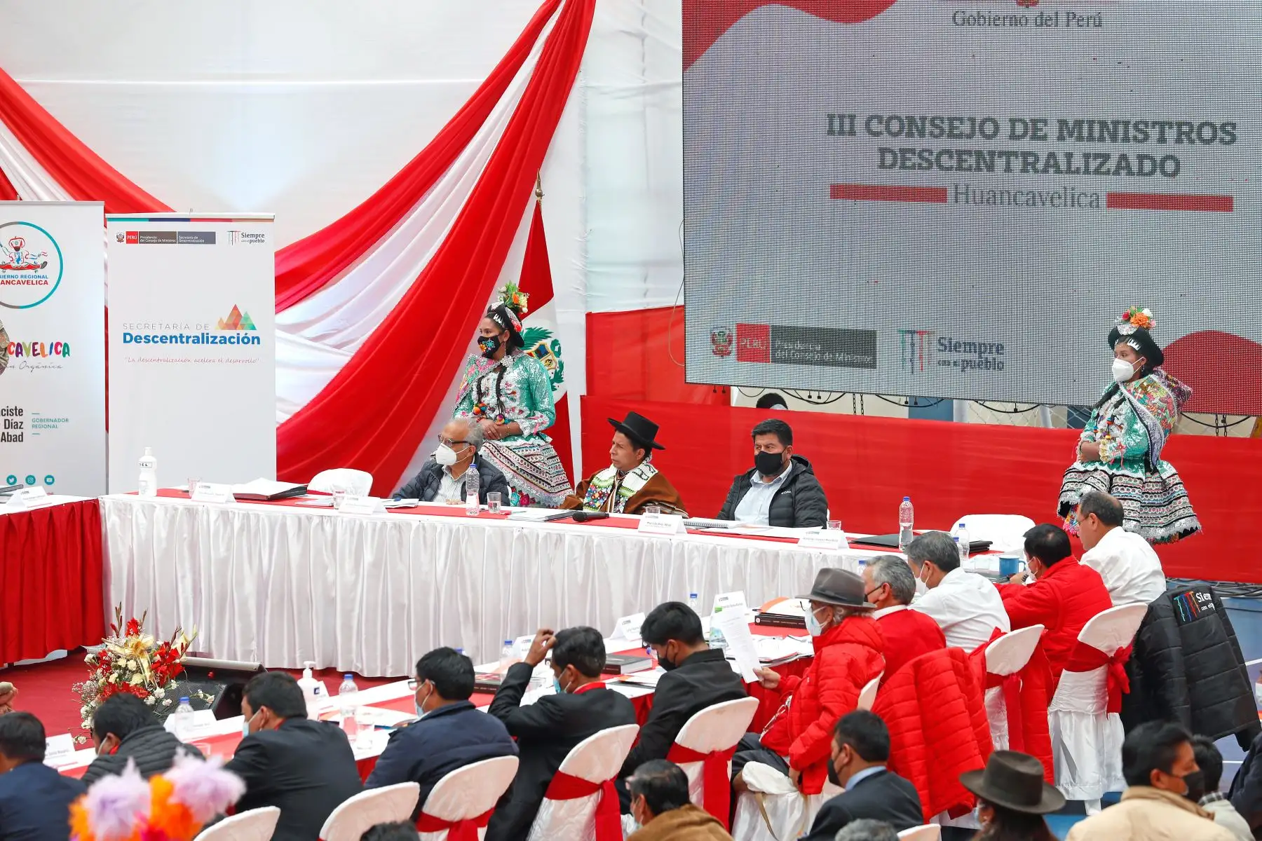 Presidente Pedro Castillo llegó a Huancavelica para liderar el III Consejo de Ministros Descentralizado en la provincia de Acobamba. Foto: ANDINA/ Prensa Presidencia