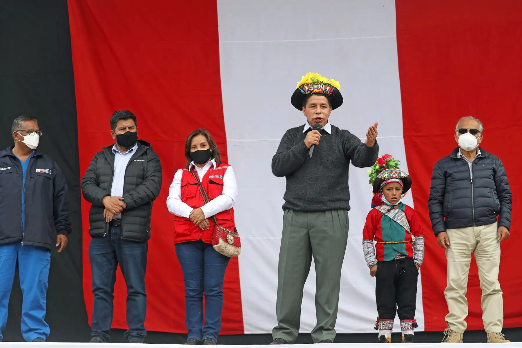 Presidente Pedro Castillo, sostiene encuentro con la población de Acobamba en la plaza de Armas de esta provincia de la región Huancavelica.
Foto: ANDINA/Prensa Presidencia