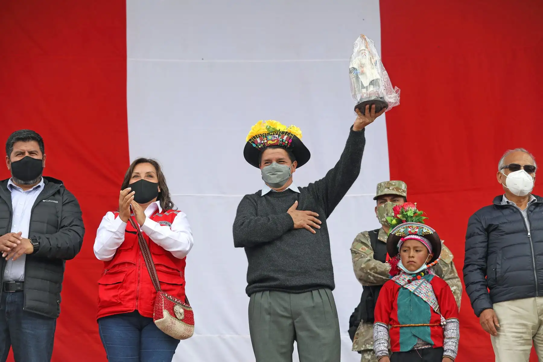 Presidente Pedro Castillo, sostiene encuentro con la población de Acobamba en la plaza de Armas de esta provincia de la región Huancavelica.
Foto: ANDINA/Prensa Presidencia