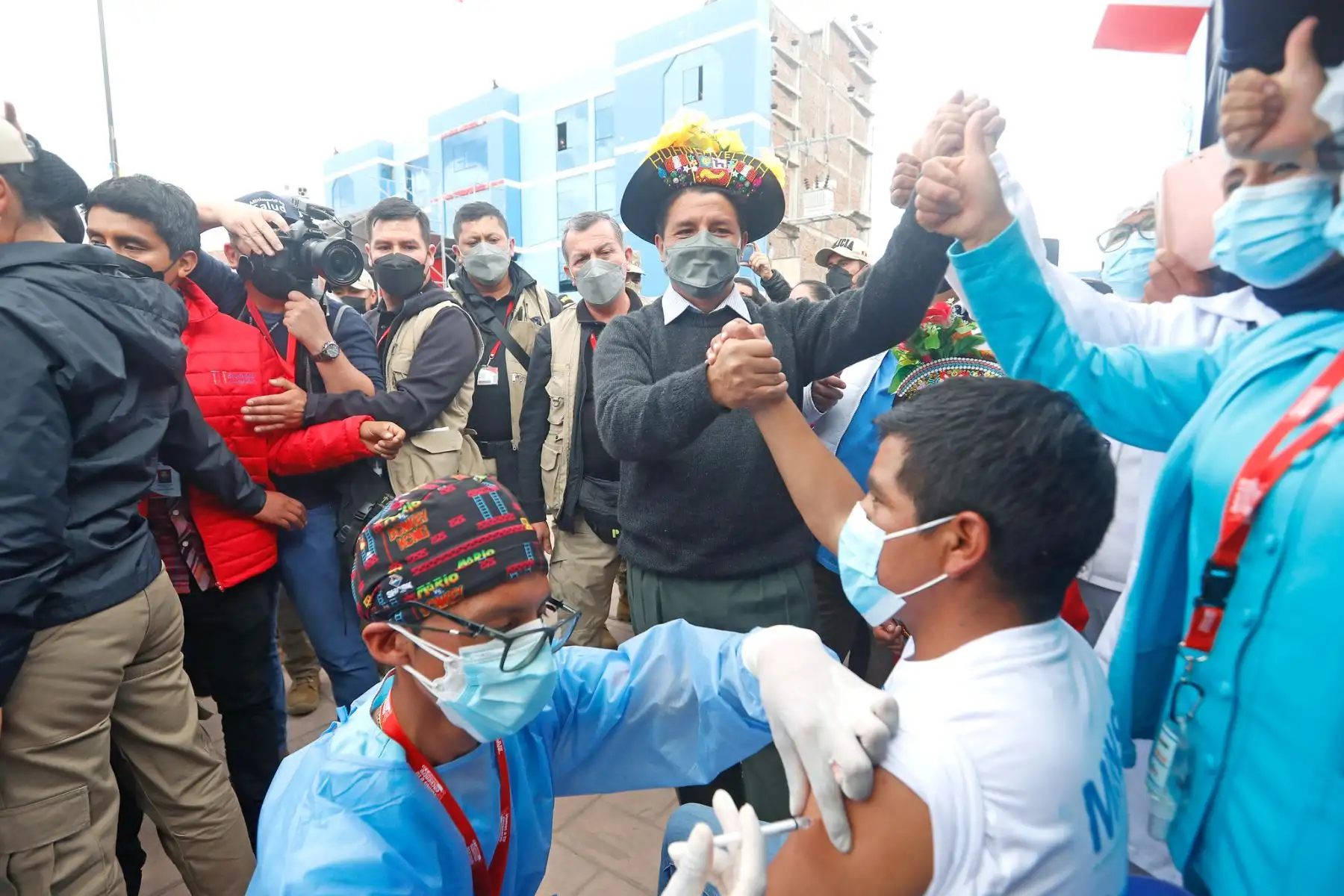 Presidente Pedro Castillo, sostiene encuentro con la población de Acobamba en la plaza de Armas de esta provincia de la región Huancavelica.
Foto: ANDINA/Prensa Presidencia