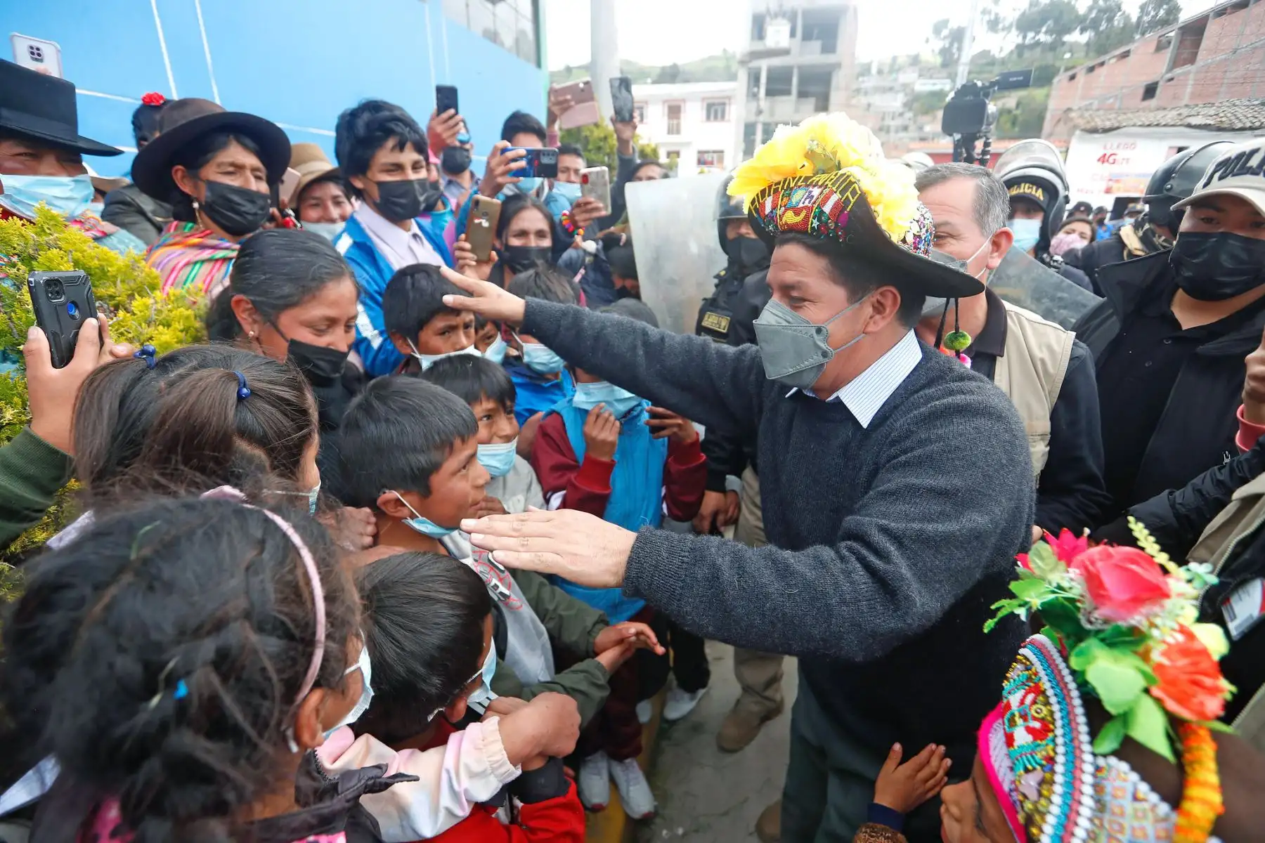Presidente Pedro Castillo, sostiene encuentro con la población de Acobamba en la plaza de Armas de esta provincia de la región Huancavelica.
Foto: ANDINA/Prensa Presidencia