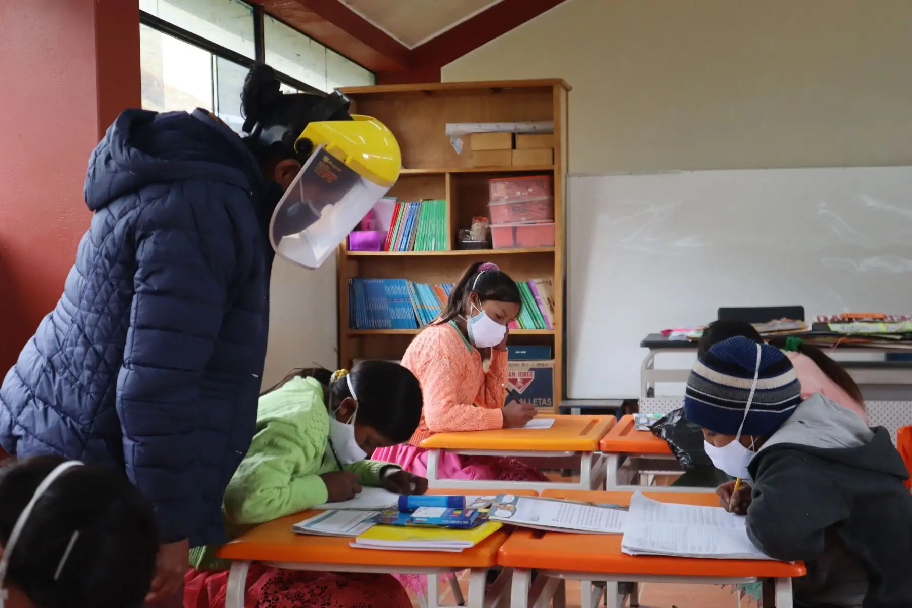 Sumando esfuerzos para hacer posible este retorno a clases seguro, el programa Juntos fue parte de la Comisión Regional Multisecorial por el regreso a clases 2022.
Foto: Juntos Huancavelica