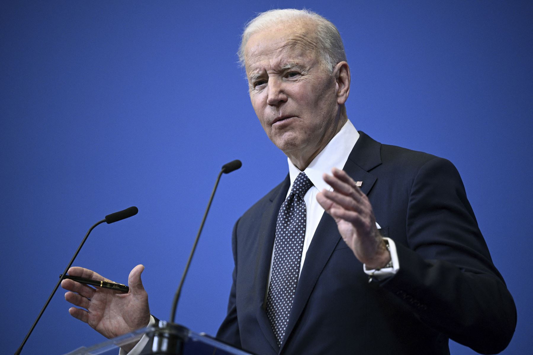Biden lamenta el \"trágico hito\" del millón de fallecidos por covid-19 en EE.UU.