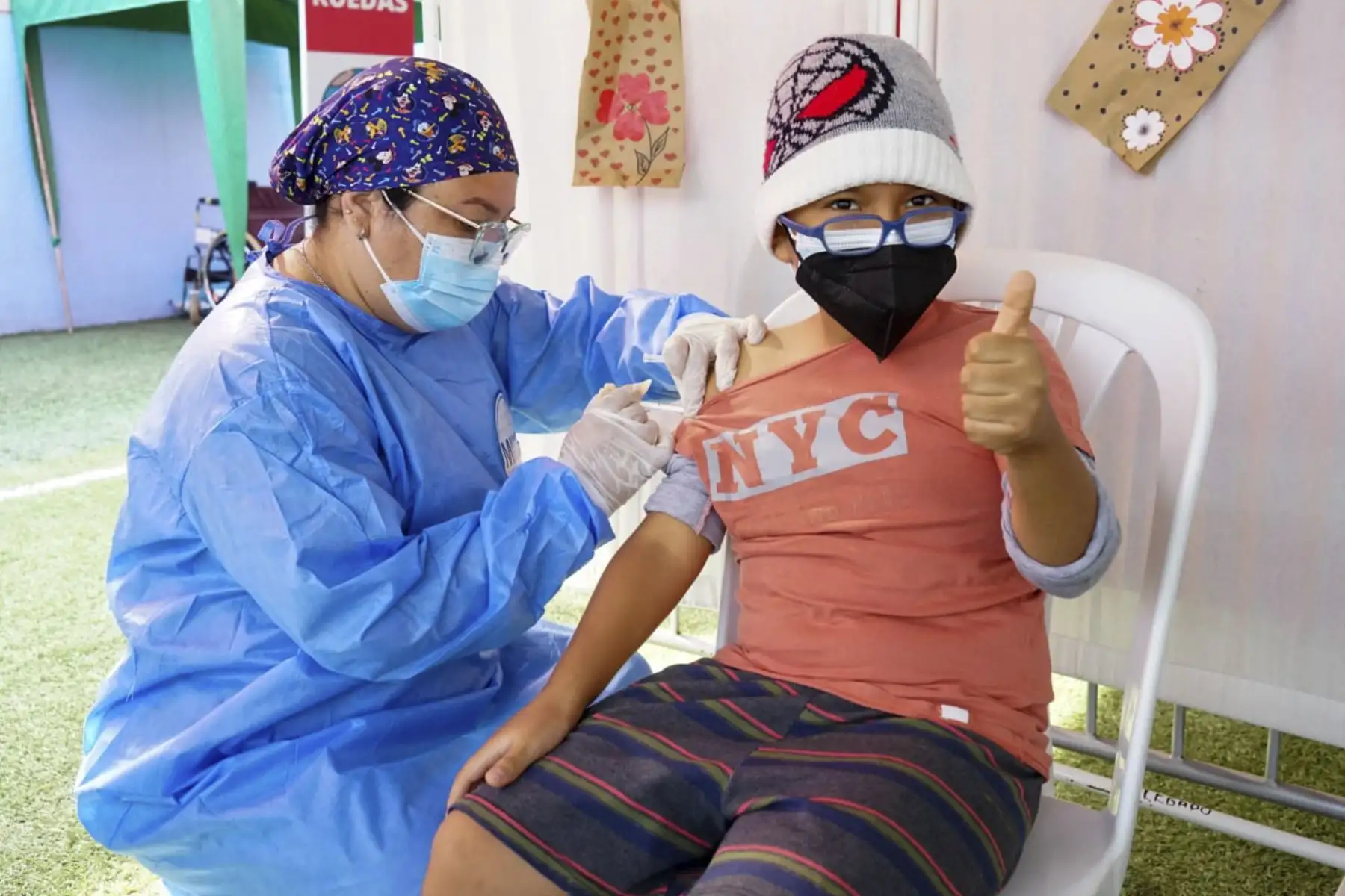 El ministerio de Salud, a través de la DIRIS Lima Este, lanza la estrategia “Me vacuno Perú, completa tus dosis”, para hacer frente a un eventual incremento de nuevos casos covid-19. Foto: ANDINA/Minsa