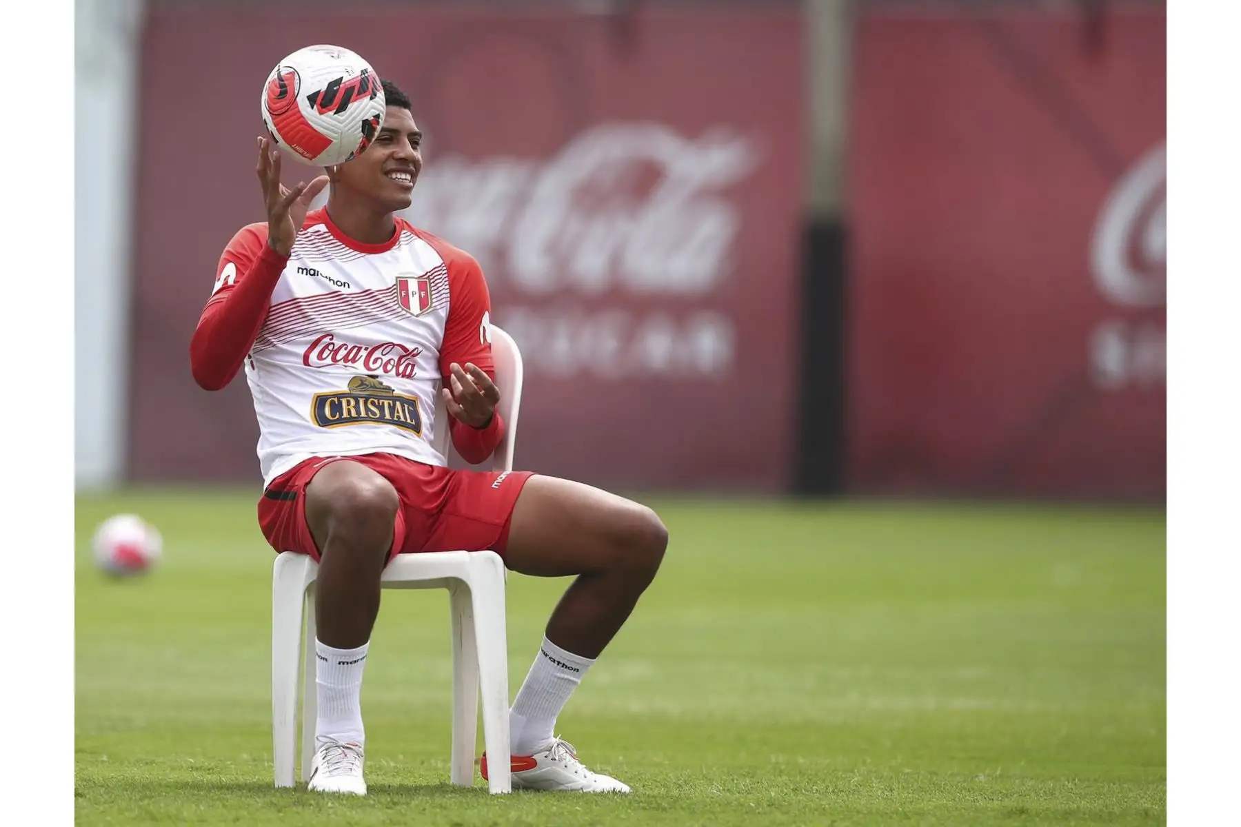 Selección peruana continúa con sus entrenamientos y se alista para enfrentar a Paraguay este martes en el Estadio Nacional. Foto: FPF