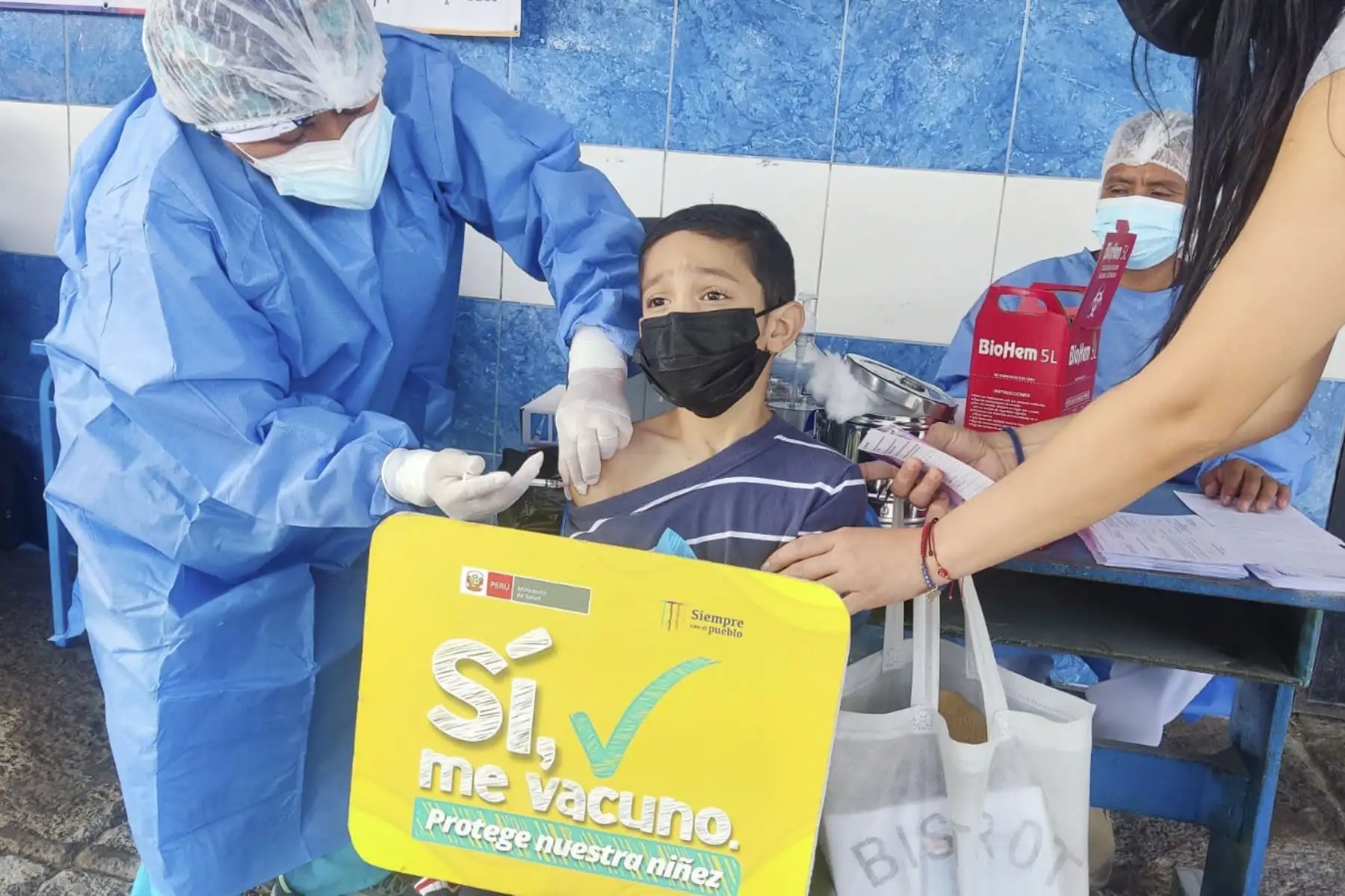 Minsa inicia a partir de hoy la vacunación de la tercera dosis contra el covid-19 a los menores de 12 a 17 años en todos los centros de inmunización del país. Foto: Minsa