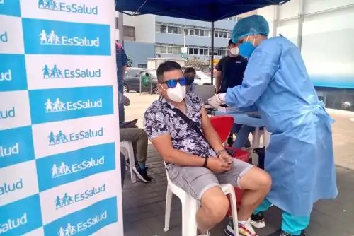 EsSalud aplicó casi 9 millones de dosis de la vacuna contra el covid-19. Foto: ANDINA/Difusión.
