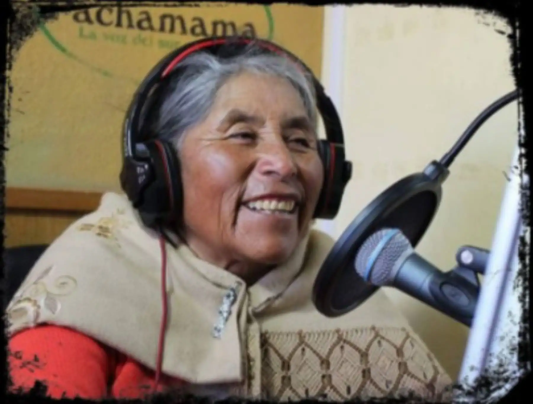 "Rosita", como la tratan las numerosas personas que la conocen y la quieren, desde sus 16 años se desenvolvió como promotora social, especialmente en zonas rurales, donde siempre se sintió en casa.