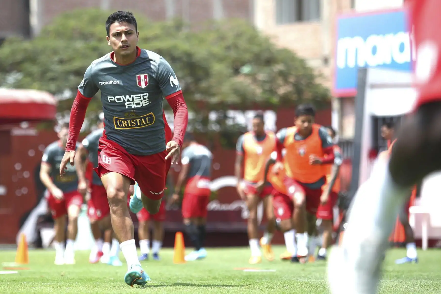 Bajo las órdenes de Ricardo Gareca, la Selección Peruana completó un día más de trabajos en el campo de la Videna-FPF, enfocados en el encuentro ante Paraguay, válido por la última fecha de las Clasificatorias Sudamericanas al Mundial de Qatar 2022. Foto FPF