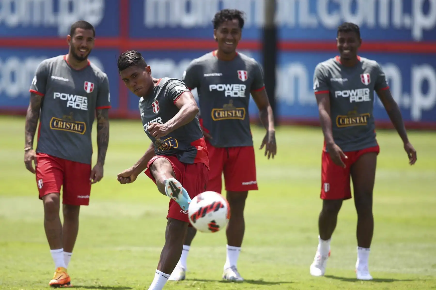 Perú buscará el triunfo ante la selección ‘albirroja’ para quedarse con el quinto lugar de las Clasificatorias Sudamericanas, que le permita disputar el repechaje rumbo al Mundial 2022. Foto: FPF