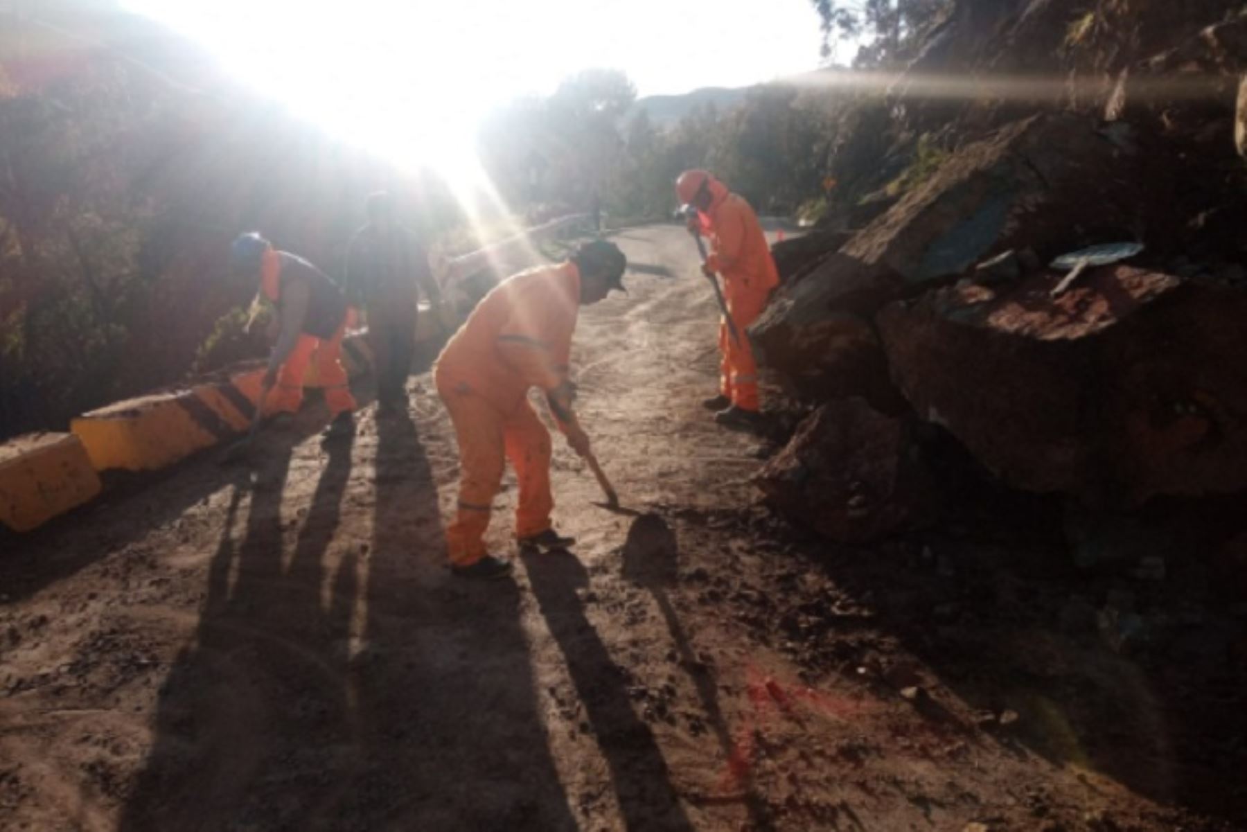 Se iniciaron los trabajos para rehabilitar el camino rural afectado por las lluvias intensas. Foto: ANDINA/difusión.