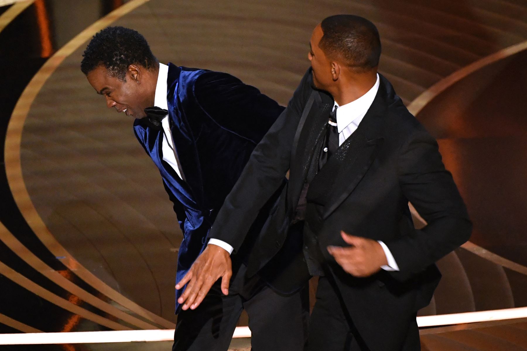 Will Smith abofetea al actor estadounidense Chris Rock durante la entrega de los Oscar en el Dolby Theatre de Hollywood. Foto: AFP