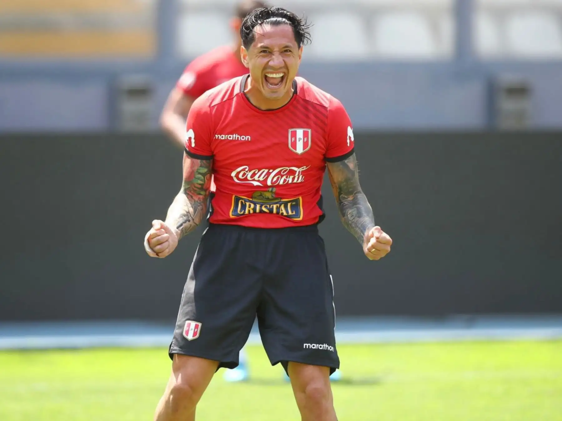 Selección peruana entrena en el Estadio Nacional, para el partido ante Paraguay. Gianluca Lapadula. Foto: ANDINA/FPF