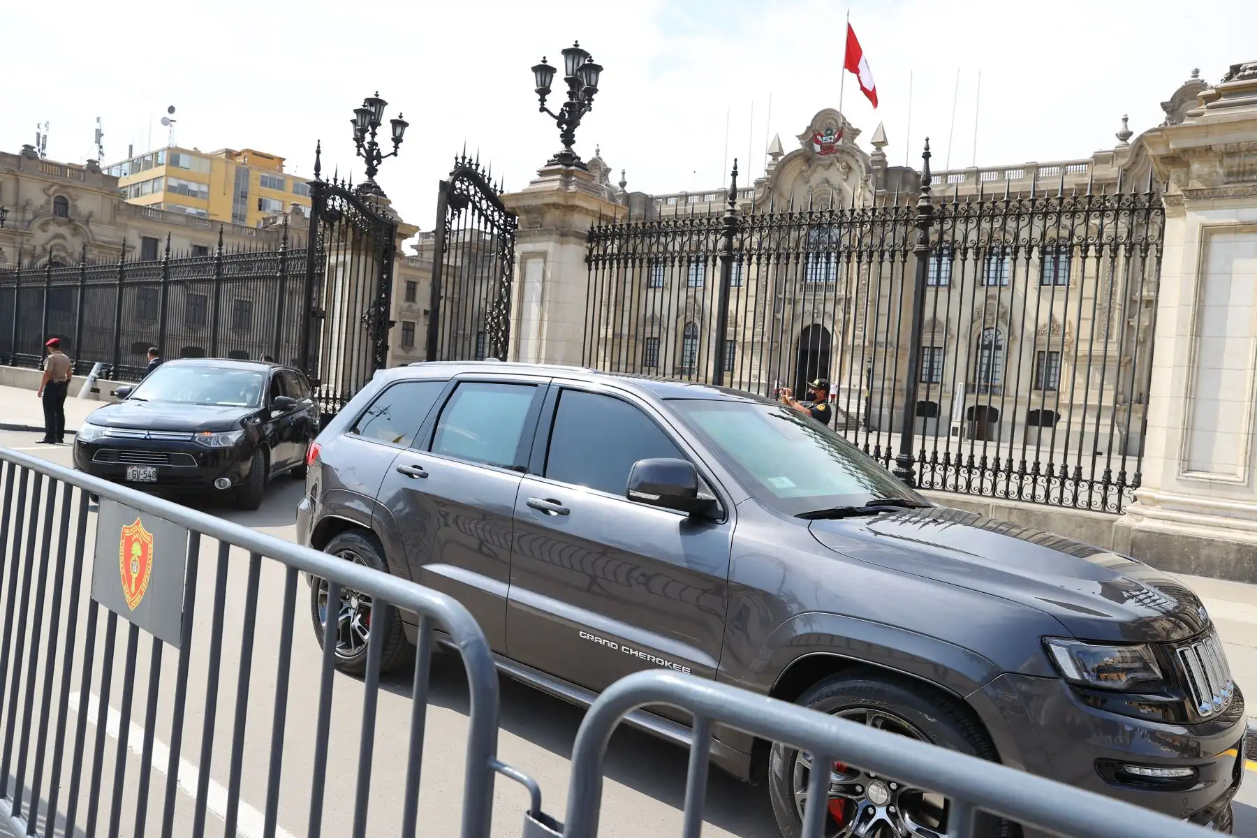 El presidente de la República, Pedro Castillo, se dirige al Congreso de la  República, donde se debatirá y votará la moción de vacancia. 
Foto: ANDINA/Andrés Valle