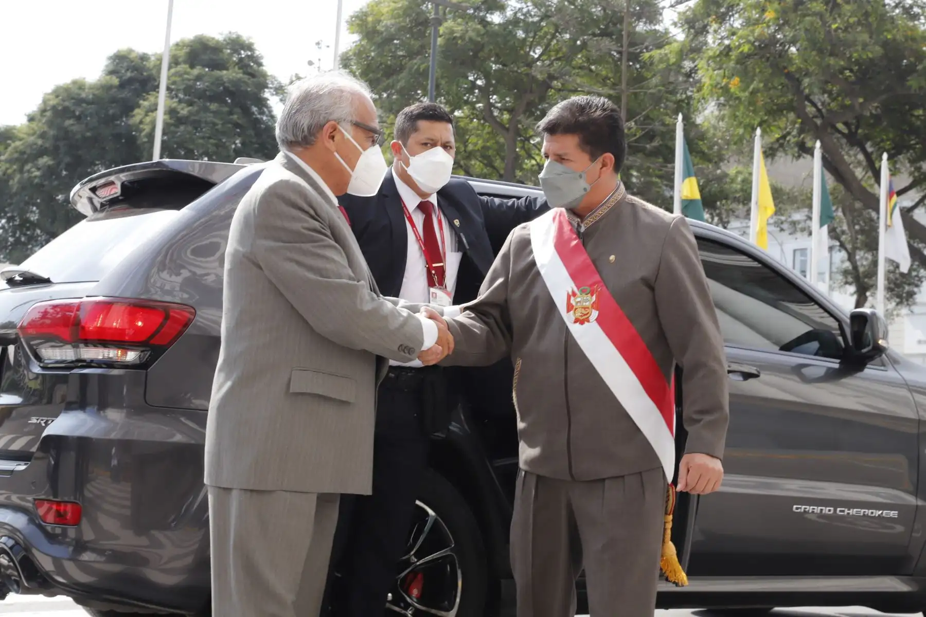 El presidente de la República, Pedro Castillo, llega al Congreso, donde se debatirá y votará la moción de vacancia. Foto: ANDINA/Presidencia Perú