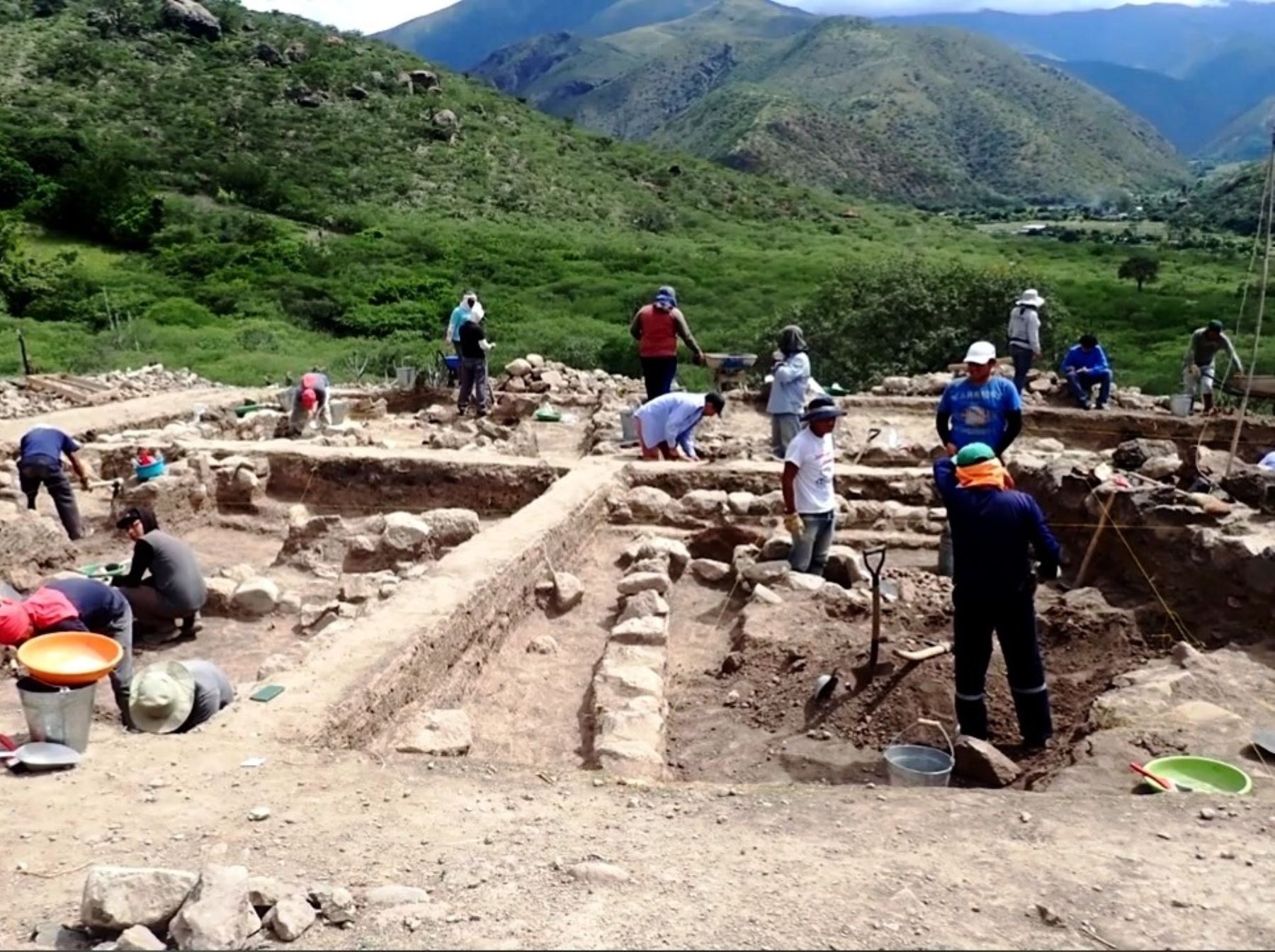 Una misión japonesa de la Universidad de Yamagata, liderada por Atsushi Yamamoto, inició los trabajos de investigación de los vestigios hallados en tres sitios arqueológicos ubicados en la provincia de Jaén, en Cajamarca. ANDINA/Difusión