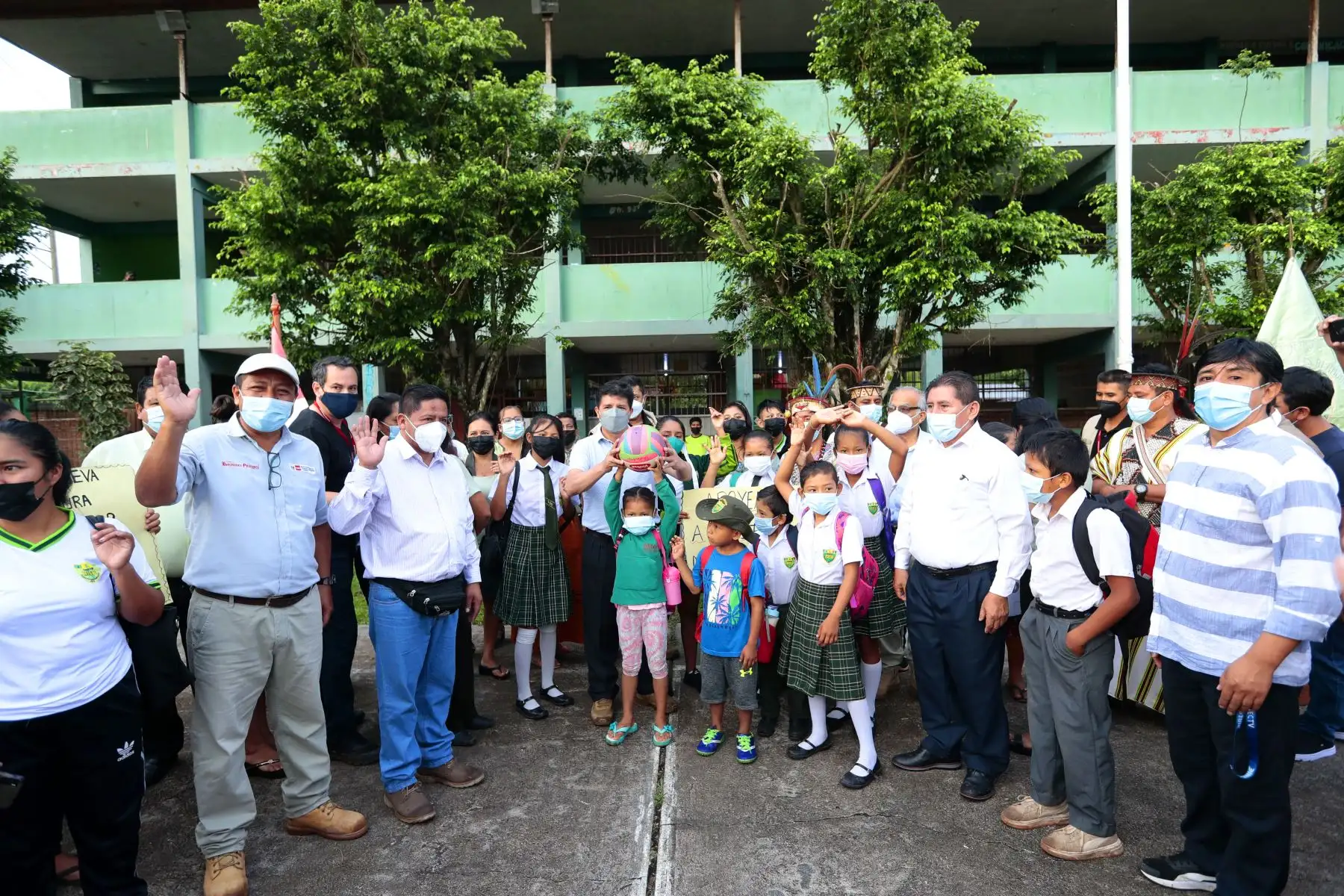 El presidente Pedro Castillo, visita instalaciones de la I.E. Remigio Morales en Pasco. Foto: ANDINA/ Prensa Presidencia