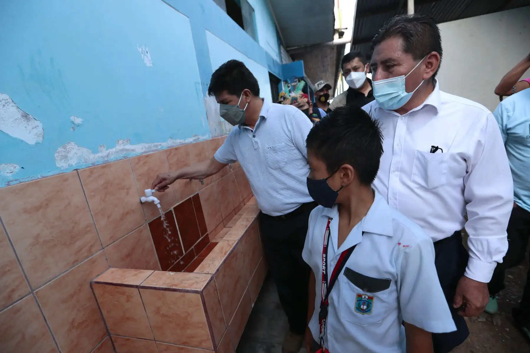 Jefe de Estado, Pedro Castillo, inspeccionó las instalaciones de la Institución Educativa 34228 Pedro Paulet Mostajo, en el distrito de Puerto Bermúdez, región Pasco. Foto: ANDINA/ Prensa Presidencia