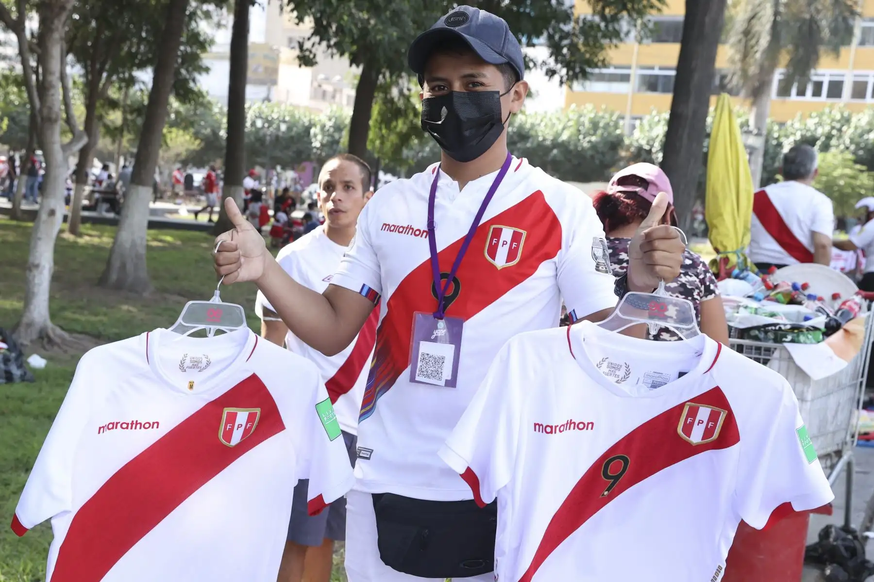 Más de 40 mil aficionados asistirán al Estadio Nacional para seguir de cerca las incidencias el trascendental partido entre Perú y Paraguay, por la jornada 18 de las eliminatorias al Mundial Catar 2022 y para ingresar al escenario deportivo los hinchas deberán cumplir algunos requisitos de bioseguridad. Foto: ANDINA/Vidal Tarqui
