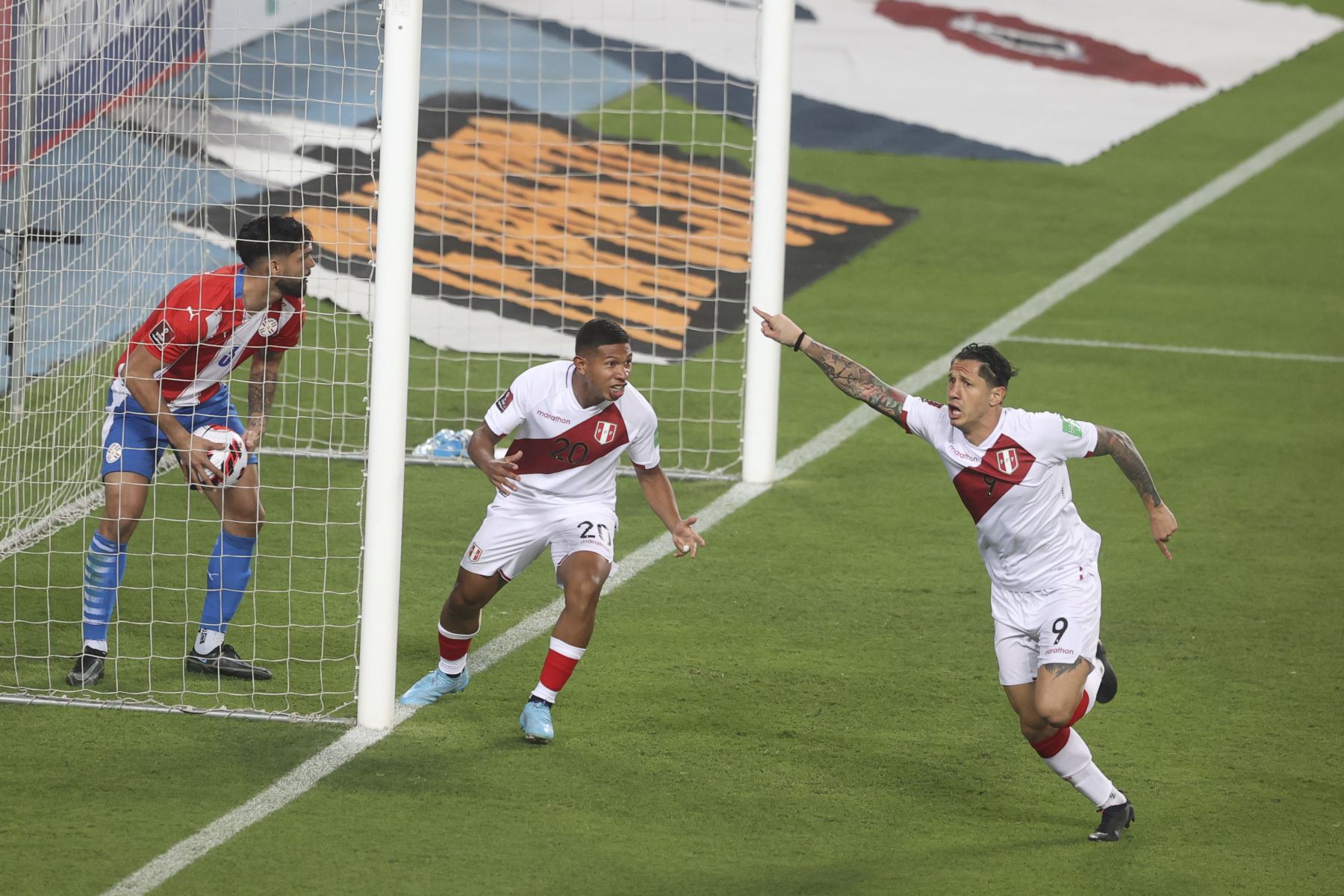 Para Perú será una final, para paraguay será salvar el honor en una mala clasificatoria. Foto: Vidal Tarqui