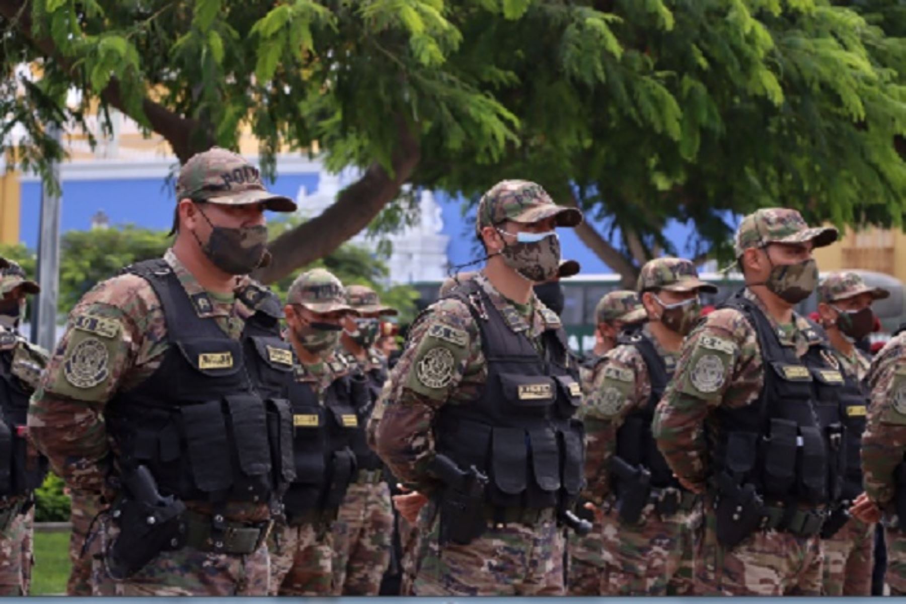 Diversas autoridades liberteñas participaron en el recibimiento de los efectivos policiales.