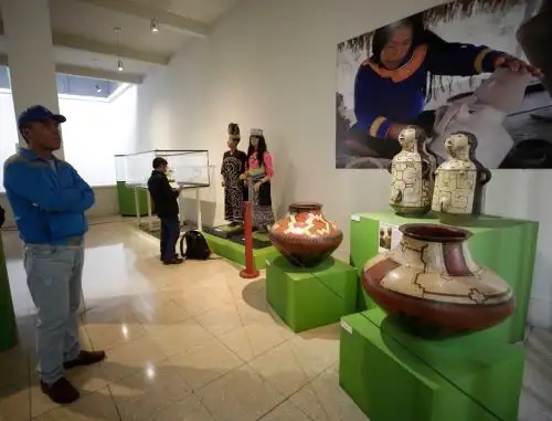 El público en general podrá acceder a una variada programación que ofrece ferias artesanales; exposiciones de arte, historia y cultura; conversatorios, charlas, cursos, talleres de arte, lectura y técnicas prehispánicas.