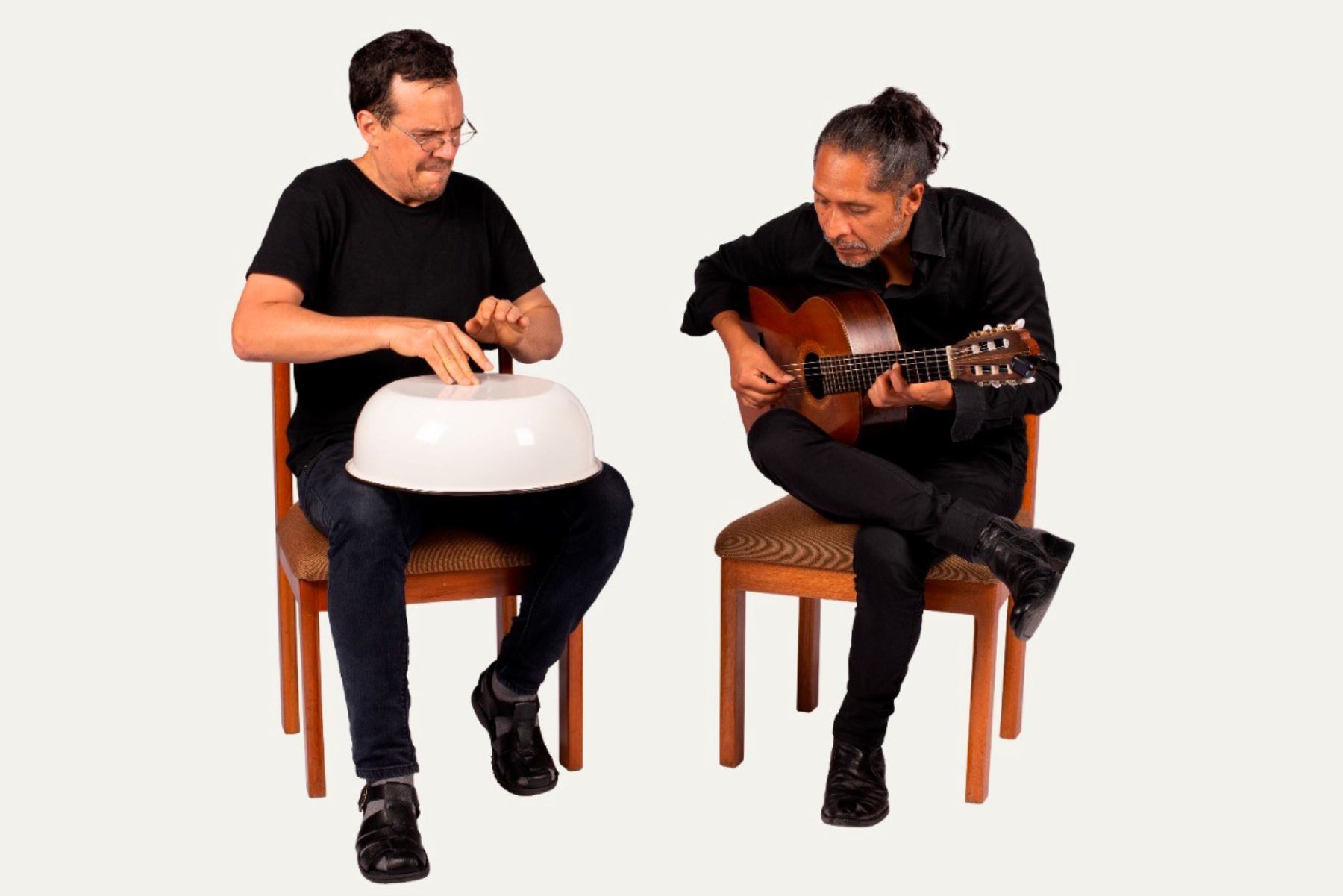 Andrés Prado y Antonio Tarnawiecki ofrecerán recital como parte del Festival Internacional de Guitarra Icpna. Foto: ANDINA/Difusión.