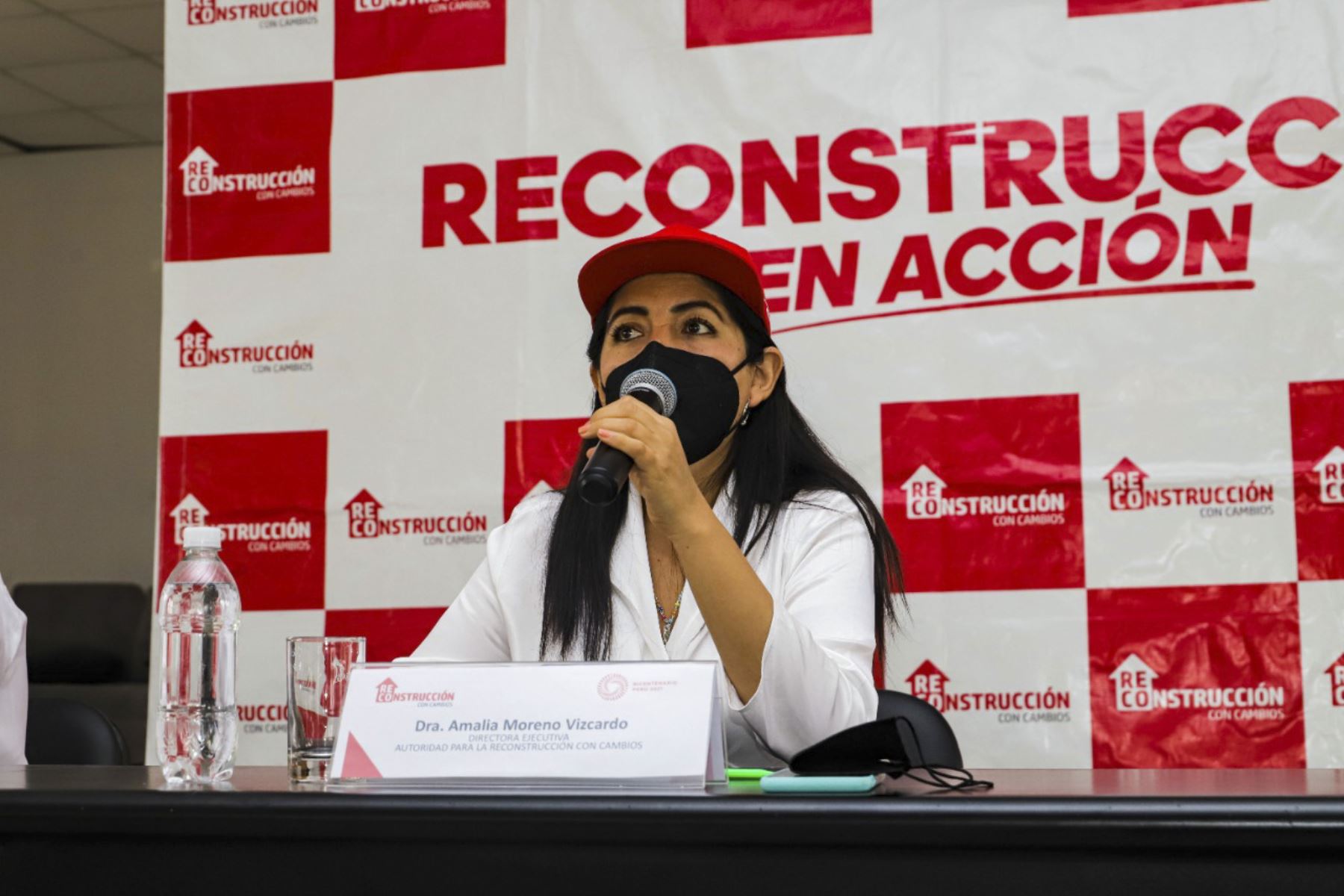 La directora ejecutiva de la ARCC, Amalia Moreno, participó en Piura en el foro “A 5 años del desborde del río Piura: balance de la reconstrucción”. Foto: ANDINA/ARCC