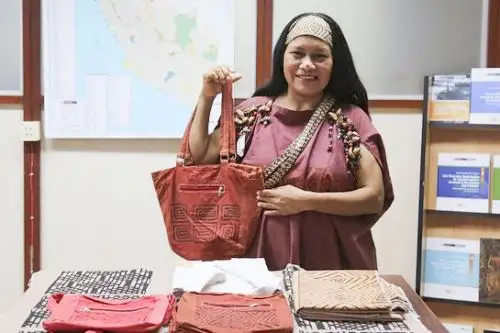 Se impulsará la promoción y comercialización de la moda étnica y artesanías como actividad que contribuirá a la conservación de 50 hectáreas de la reserva comunal Yanesha. Foto: ANDINA/Sernanp
