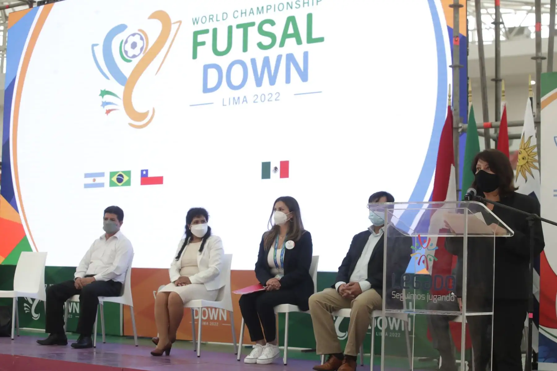 El presidente de la República, Pedro Castillo, inaugura la Tercera Copa del mundo de Futsal Down - Lima 2022, en la sede de la Videna. Lo acompaña la Primera Dama, Lilia Paredes. Foto: ANDINA/Prensa Presidencia