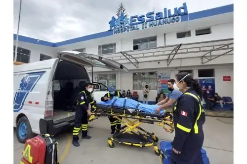 La emergencia se originó por una ruptura prematura de membrana y otras complicaciones que ponían en riesgo la vida de la gestante y de su bebé. Foto: ANDINA/EsSalud.