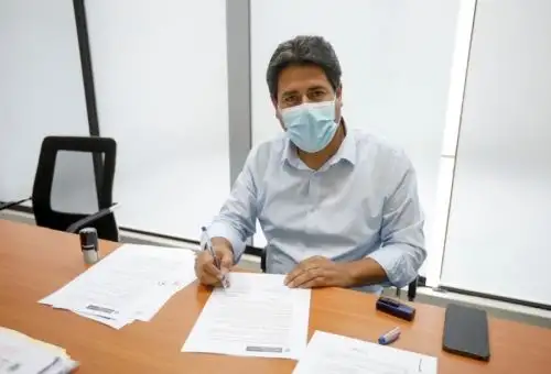 El alcalde provincial de Chota, Werner Cabrera, firmó los convenios que permitirán al sector, a través del Programa Mejoramiento Integral de Barrios, asignar los recursos a la mencionada municipalidad, que será la encargada de la ejecución de las obras.