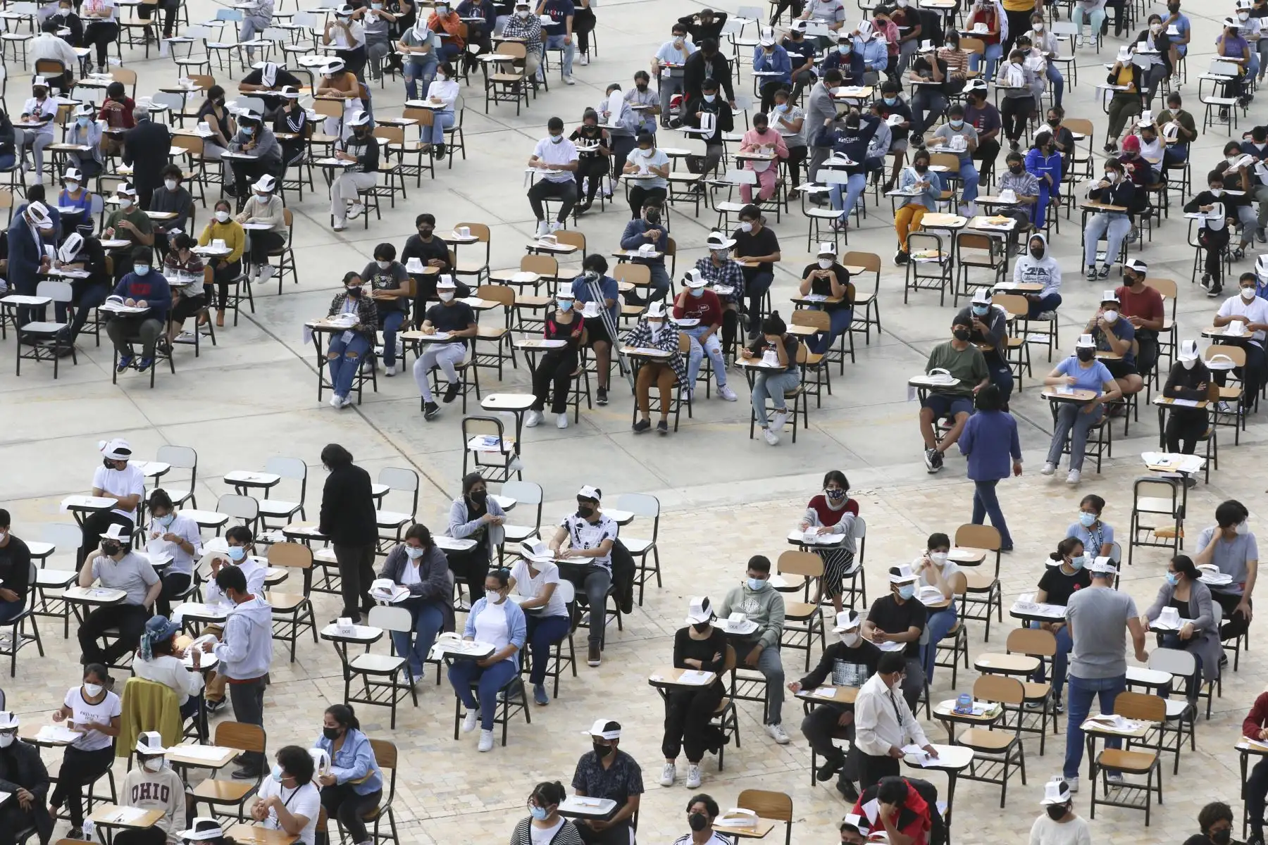 16,000 postulantes rendirán hoy el examen de admisión presencial 2022-II, en la Universidad Nacional Mayor de San Marcos (UNMSM), que no fueron evaluadas en las respectivas fechas por la Oficina Central de Admisión (OCA). Foto: ANDINA/Eddy Ramos