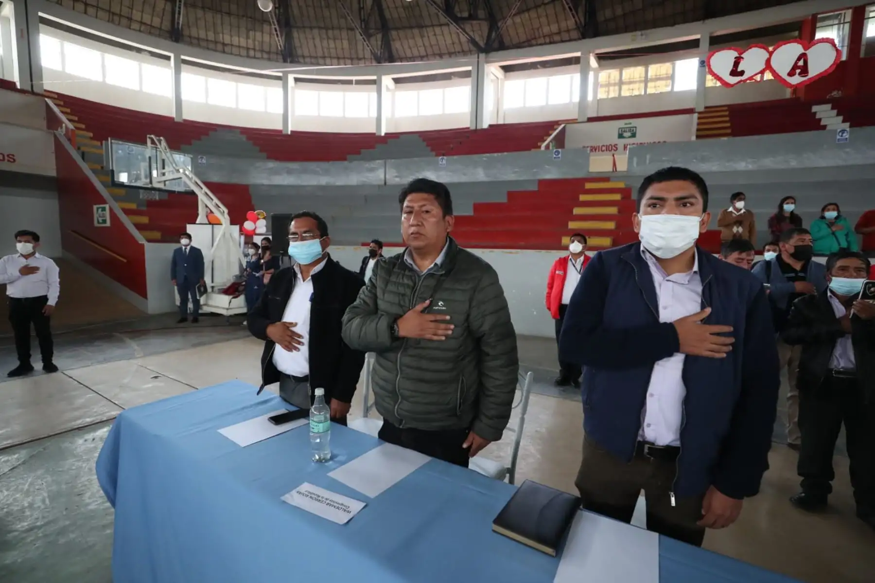 La comitiva del Poder Ejecutivo se reúne en el coliseo Wanka (Huancayo) con dirigentes y representantes de gremios con el fin de instalar la Mesa Técnica de Alto Nivel ante las demandas de la población de Huancayo, en Junín. Participa el congresista Waldemar Cerrón. Foto: ANDINA/PCM