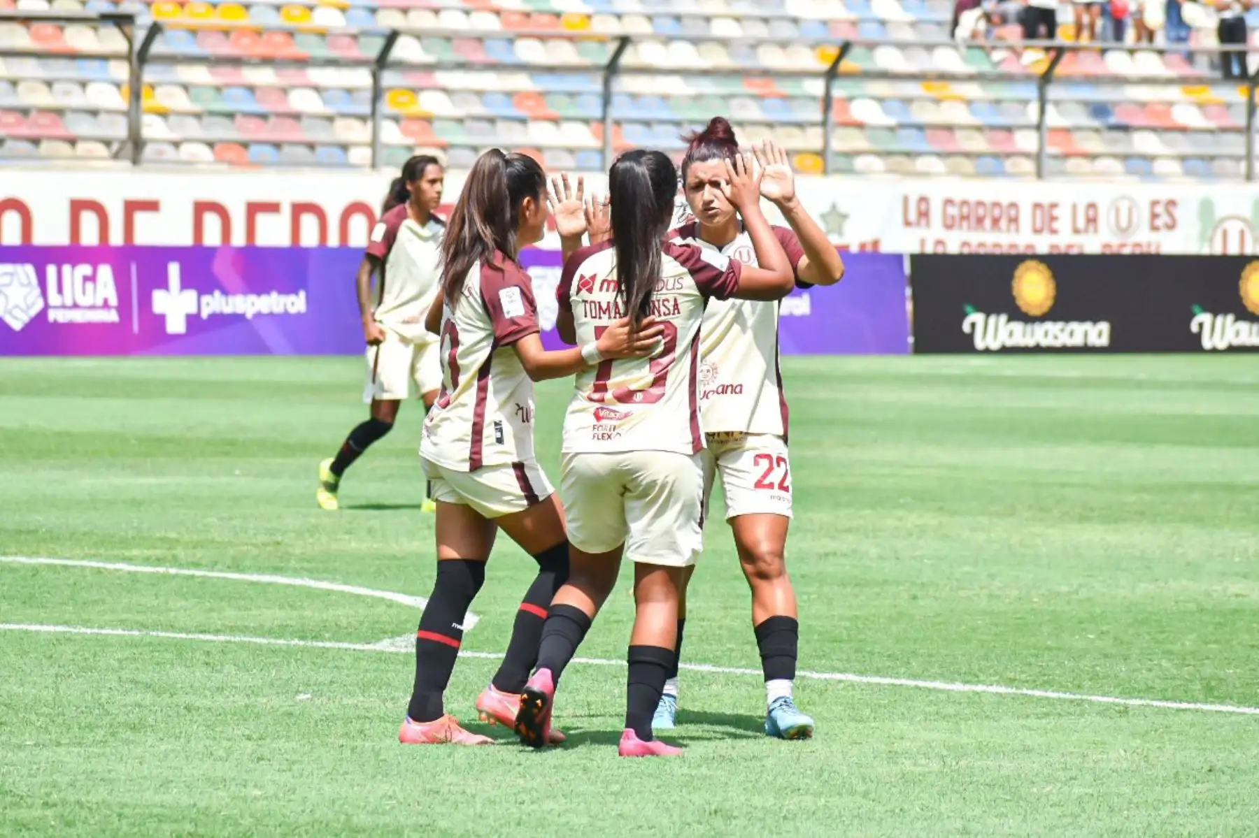 El equipo femenino de Universitario de Deportes goleó 6-0 a UTC en el inicio de la Liga Femenina 2022. El partido se jugó en el Estadio Monumental. Foto: FPF