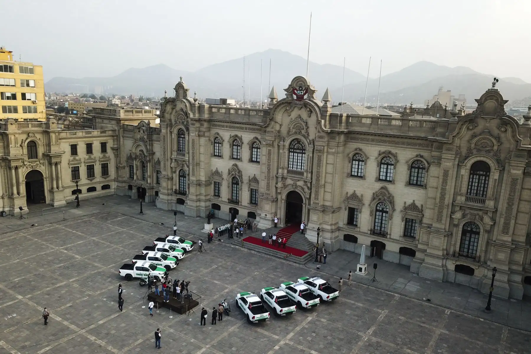 El presidente de la República, Pedro Castillo, hizo entrega de ocho patrulleros y 16 motos lineales destinados a la Municipalidad Provincial de Huanta. Foto: ANDINA/Prensa Presidencia