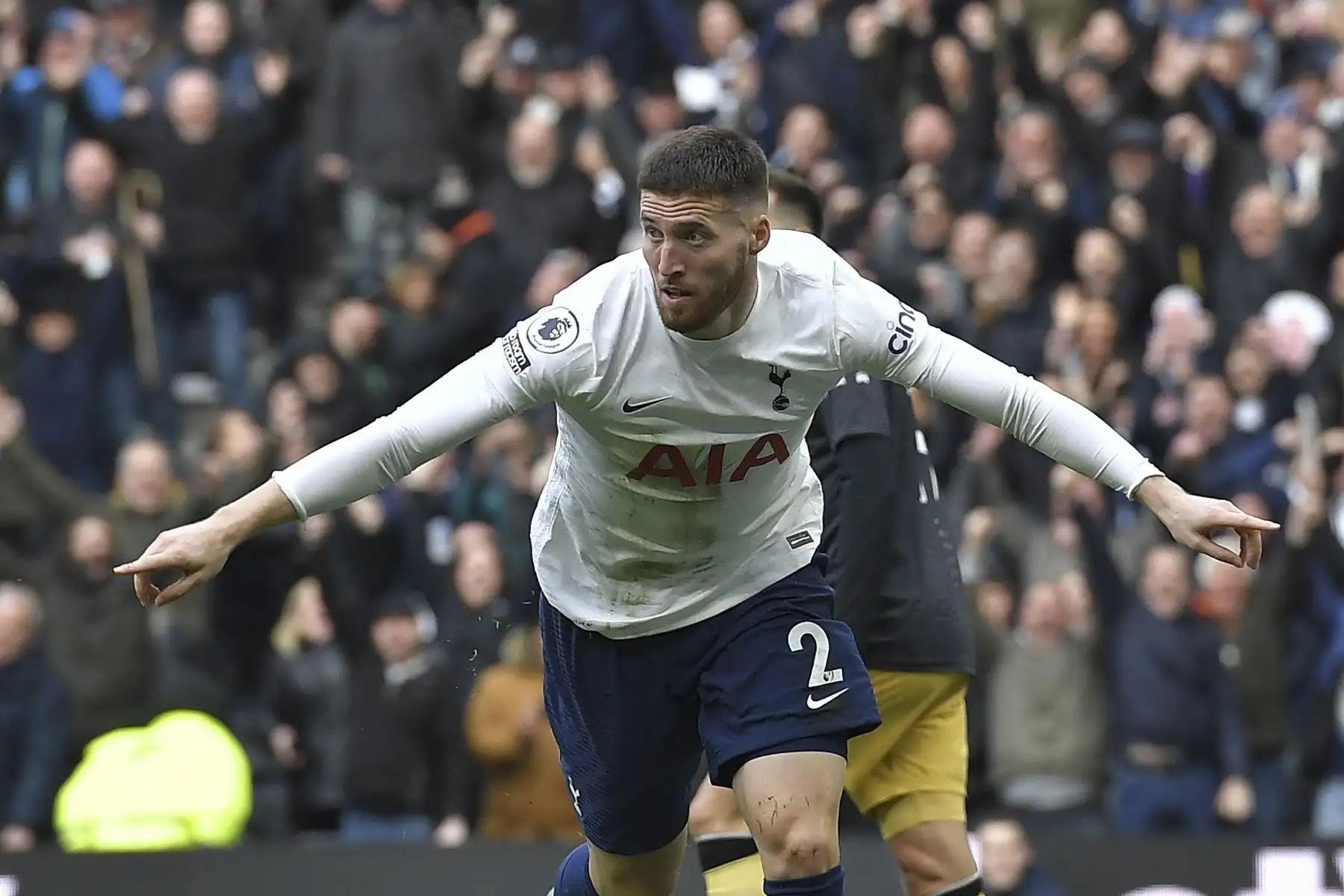 Matt Doherty del Tottenham reacciona tras anotar contra el Newcastle el 2-1 durante el partido de la Premier League. Foto: EFE