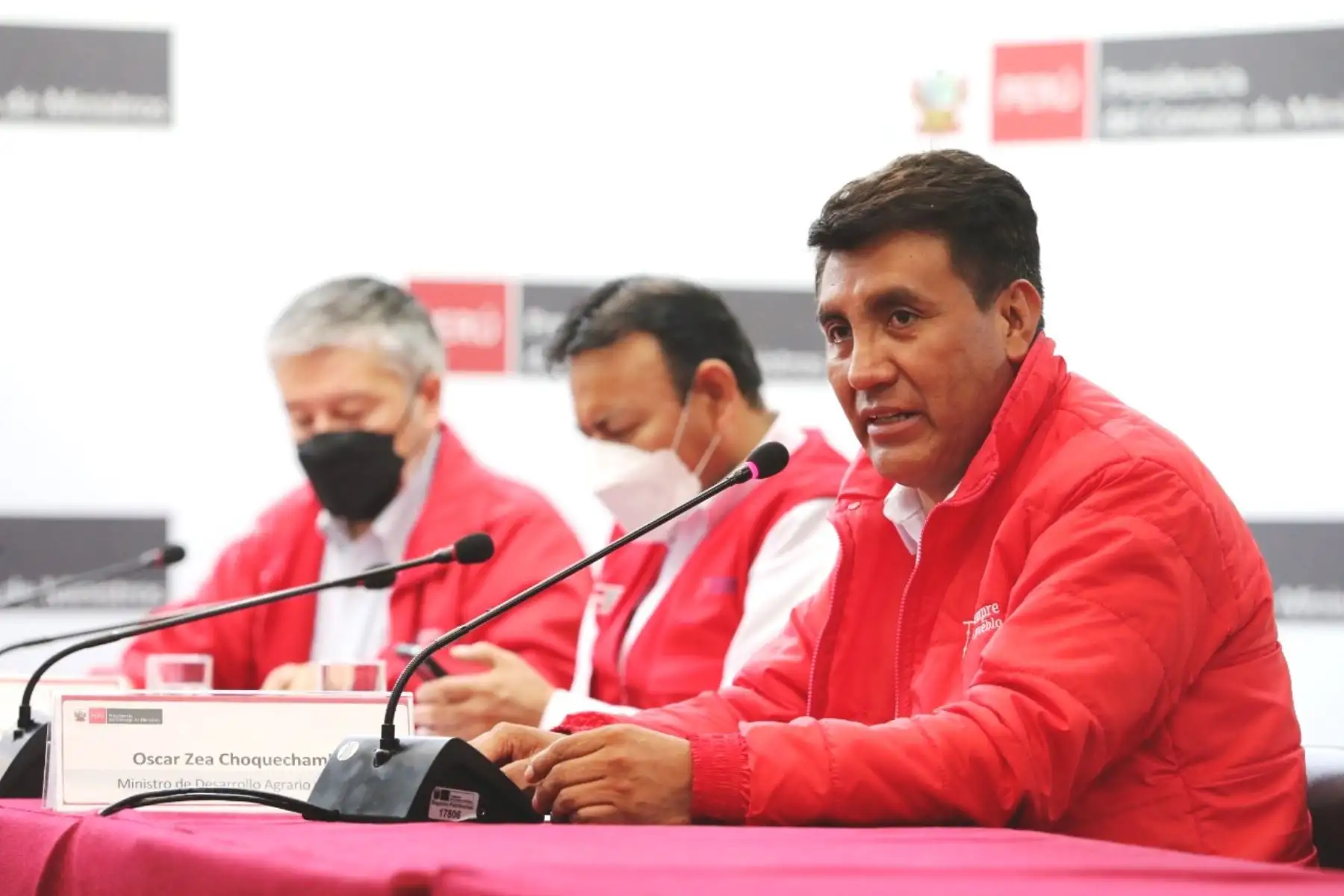 El ministro de Desarrollo Agrario y Riego, Oscar Zea, durante conferencia de prensa. Foto: ANDINA/Difusión.
