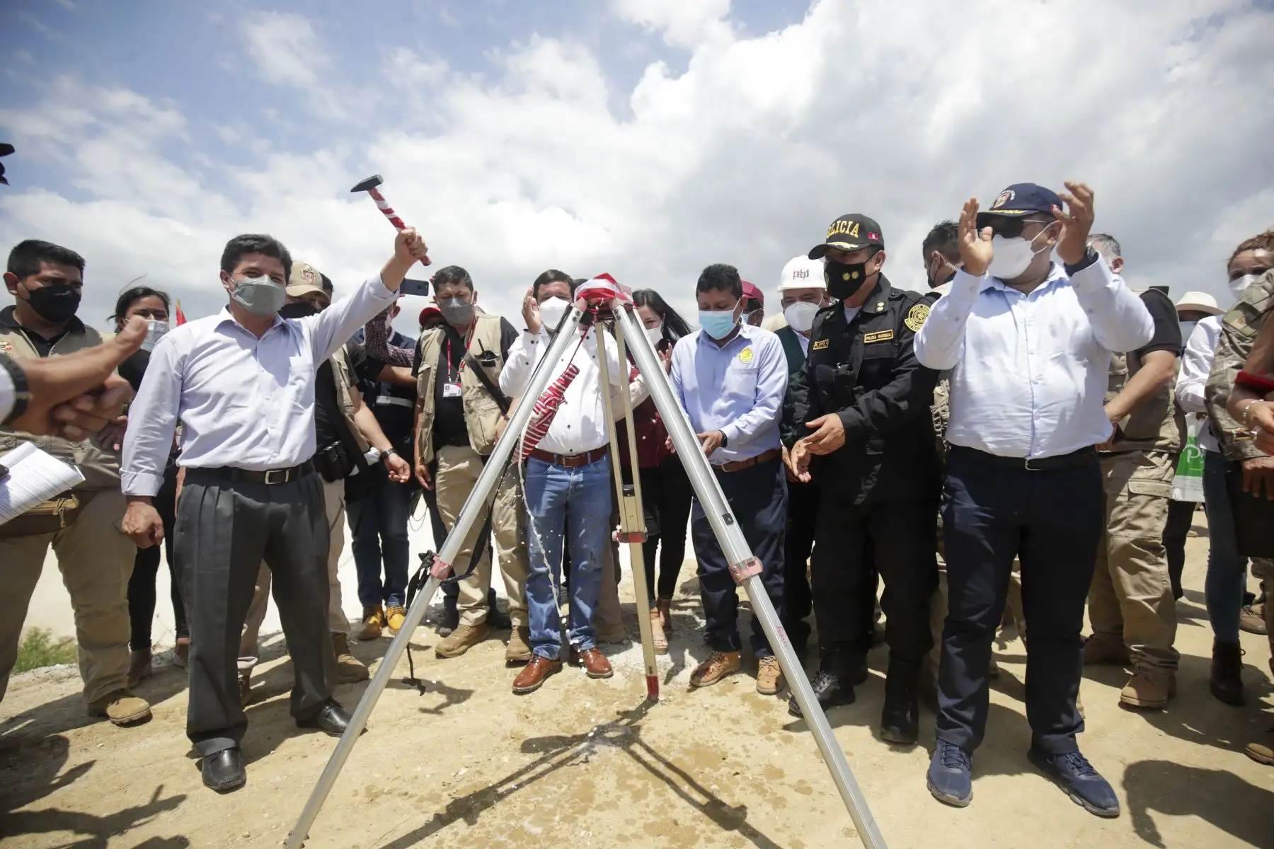 El presidente Pedro Castillo inaugura la bocatoma La Palma y la defensa ribereña en el río Zarumilla, región Tumbes. Foto: ANDINA/Prensa Presidencia
