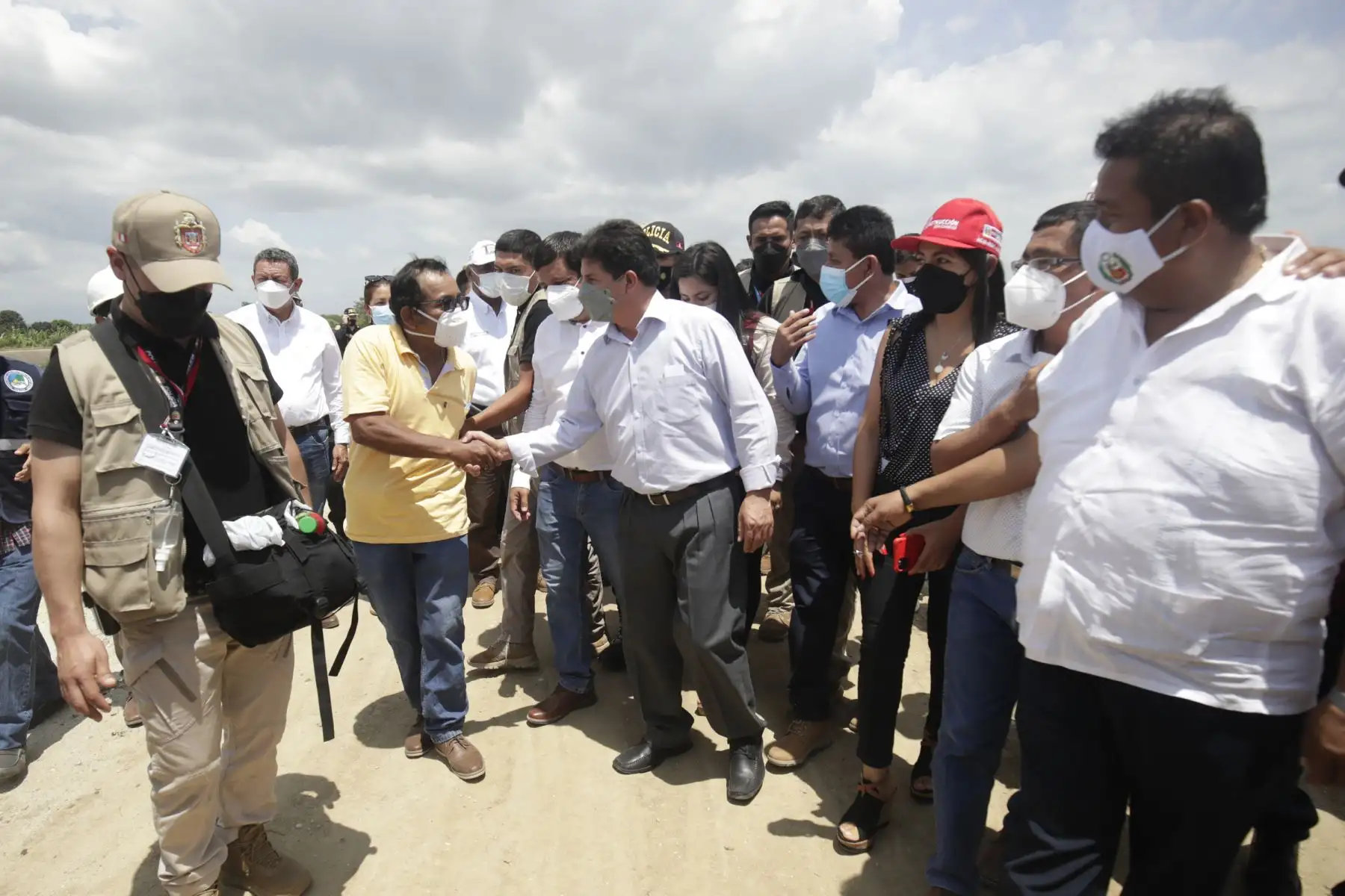 El presidente Pedro Castillo inaugura la bocatoma La Palma y la defensa ribereña en el río Zarumilla, región Tumbes. Foto: ANDINA/Prensa Presidencia
