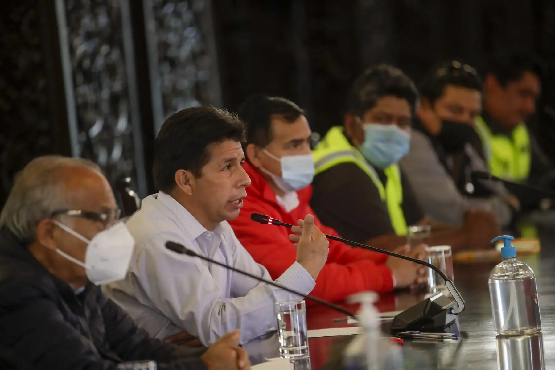 Mandatario se reunió con dirigentes de gremios de transportistas de carga en Palacio de Gobierno. Foto: ANDINA/Prensa Presidencia