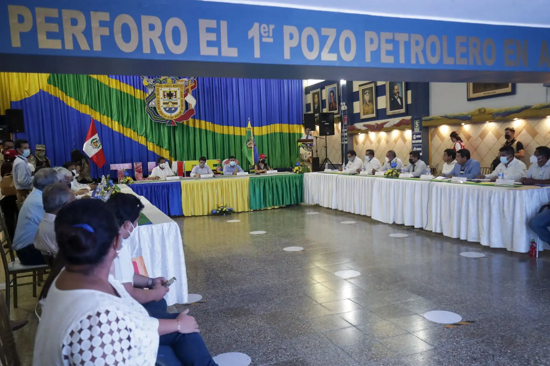 Presidente Pedro Castillo sostiene un encuentro con la población de Tumbes en la Plaza de Armas de esta región norteña. Foto: ANDINA/Prensa Presidencia