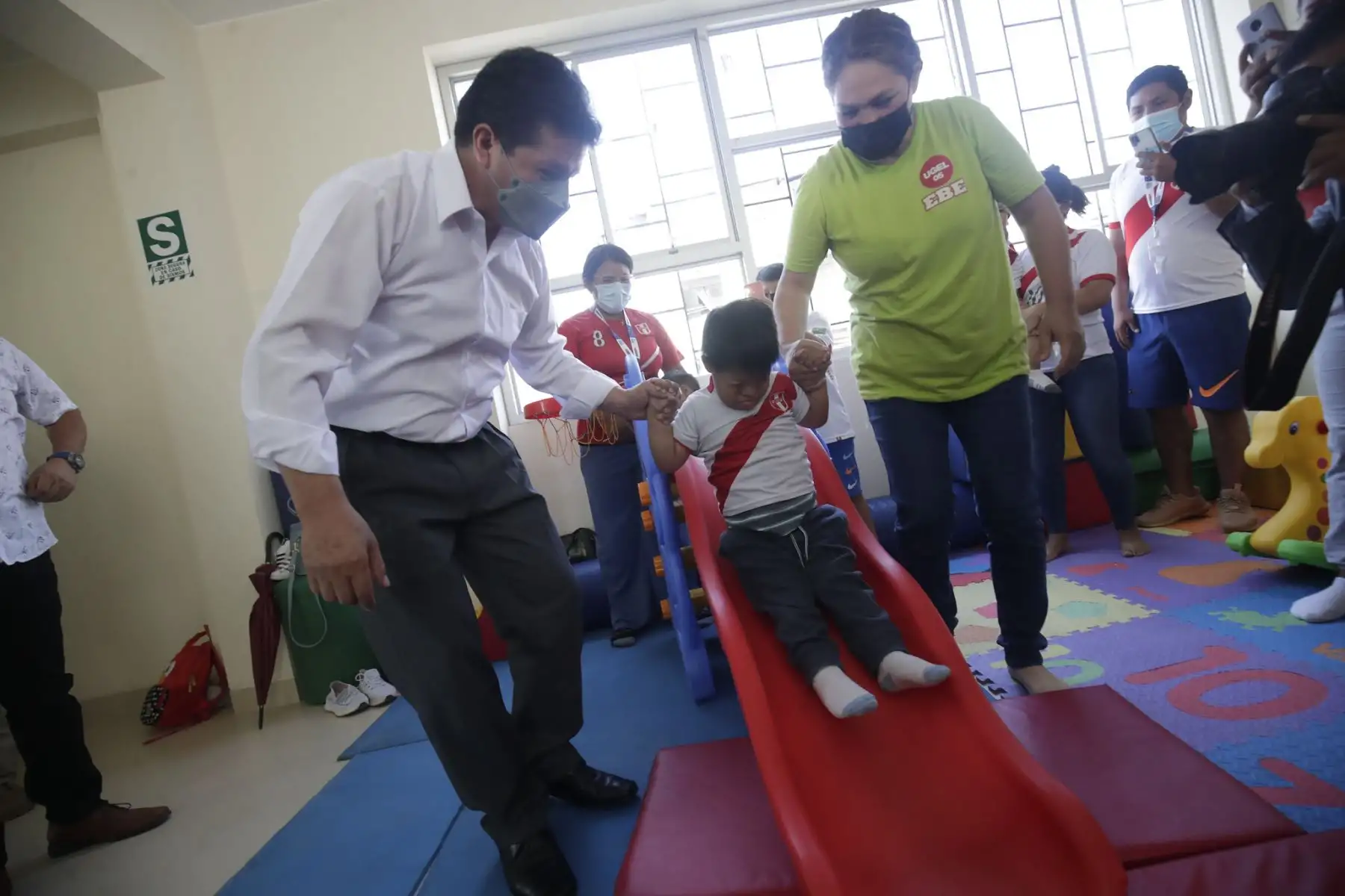 El presidente Pedro Castillo participa en la ceremonia de inauguración de los nuevos ambientes de la institución educativa Prite Canto Grande, en el distrito de San Juan de Lurigancho. Foto: ANDINA/ Prensa Presidencia